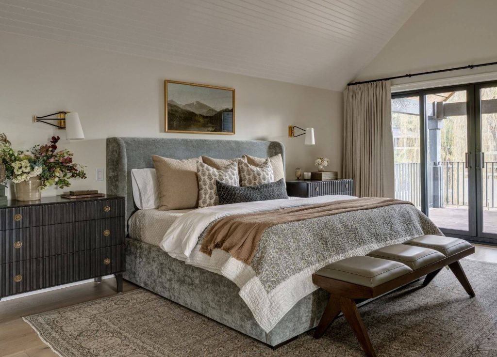 nancy-meyers-inspired-bedrooms-the-everygirl-15-1024x737 Elysia Yatak Odası Takımı - Görsel 1